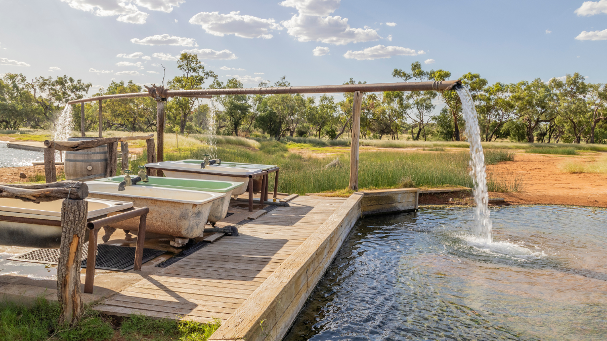 bathtub water feature at lake